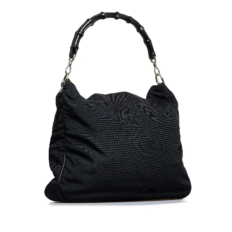 Women Gucci Sylvie bags featuring the signature web stripeGucci Bamboo Tote Bag (gi8tSv)