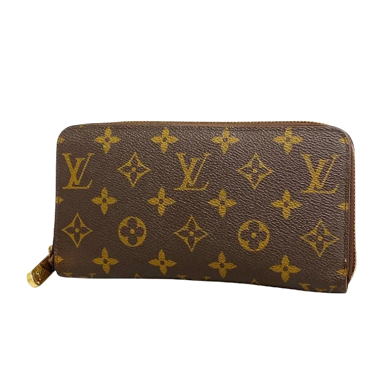 Small - sized Louis Vuitton Pochette Metis bags for a compact carryLOUIS VUITTON Zippy wallet