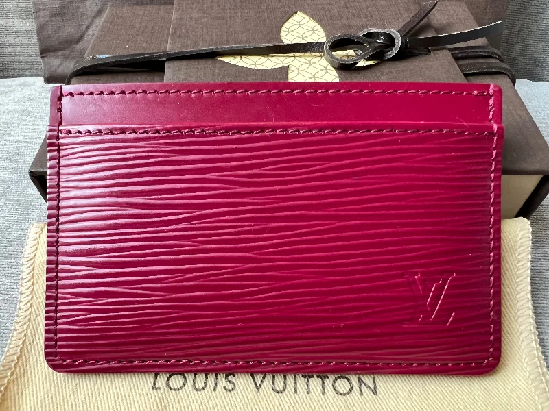 Ladies Louis Vuitton shoulder bags with a magnetic - closure flap for easeLouis Vuitton Card Holder Fuchsia Epi (RRP £205)