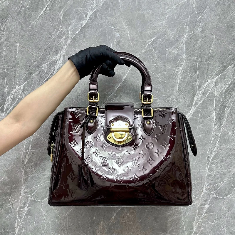 Louis Vuitton tote bags with a double - handle and shoulder - strap optionLV Melrose Avenue Vernis Burgundy