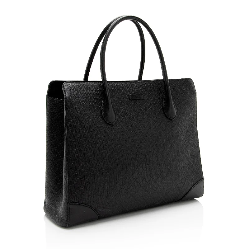 Women Gucci bags with a detachable mirror insideGucci Diamante Leather Bright Medium Tote (SHF-wVVyJu)