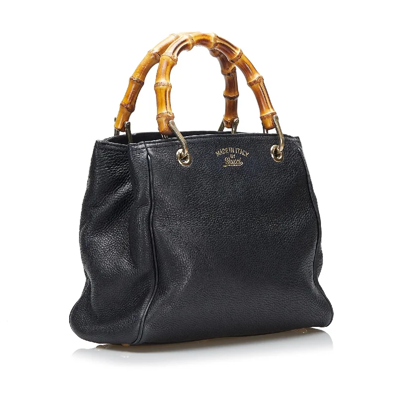 Women Gucci bags with a chain - link trim and a leather bodyGucci Bamboo Shopper (aaMiTw)