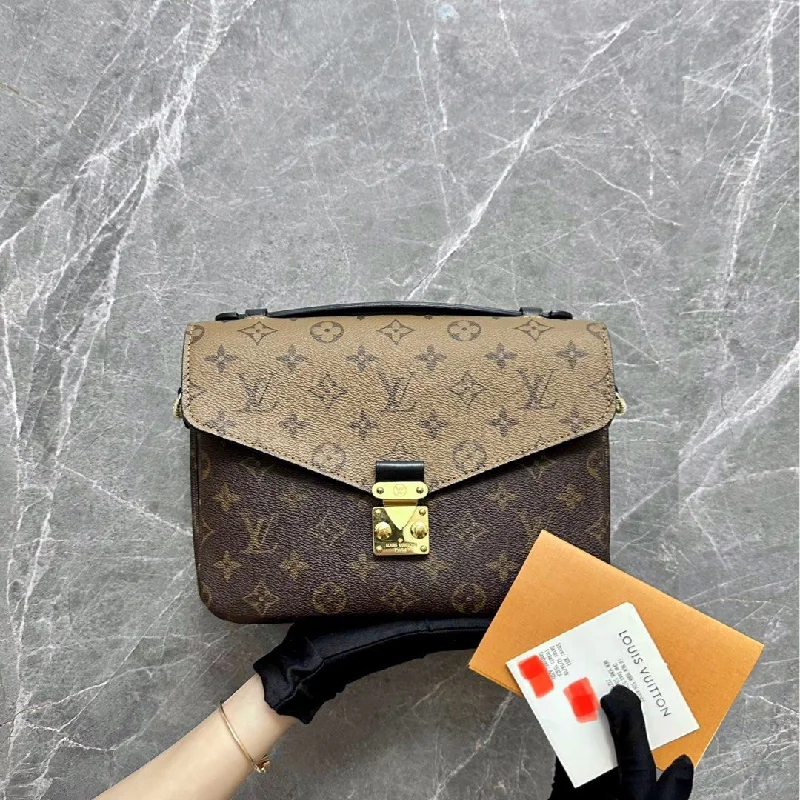 Ladies Louis Vuitton Capucines bags with a detachable shoulder strap*Like New Full Set* LV Pochette Metis Reverse Monogram