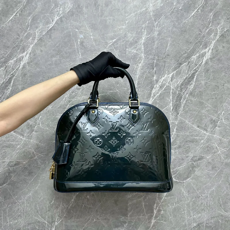 Ladies Louis Vuitton Capucines bags with gold - toned hardwareLV Alma PM Vernis Dark Green GHW