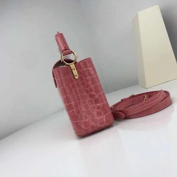 Louis Vuitton bags with a detachable mirror inside for on - the - go touch - upsLouis Vuitton Capucine Mini Bag