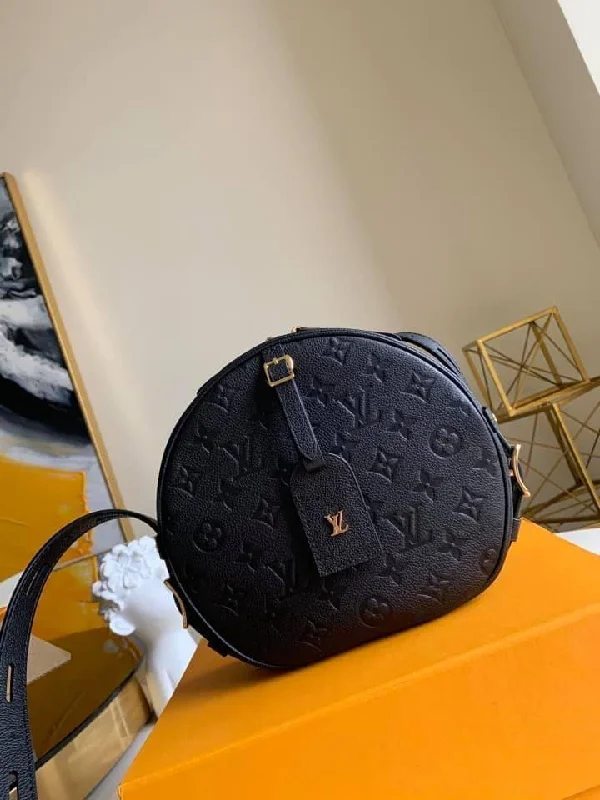 Ladies Louis Vuitton shoulder bags with a magnetic - closure flap for easeLouis Vuitton Boite Chapeau Souple MM Bag