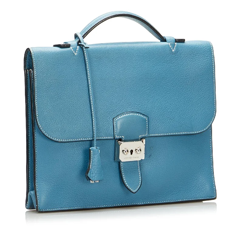 Hermès Kelly Bags with a magnetic - snap closure for easy accessHermes Clemence Sac a Depeches 27 (SHG-YGXbv0)