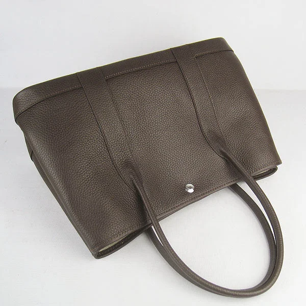 Hermès Kelly Bags in a metallic silver for a glamorous touchHermes garden party handbag H2808 dark coffee