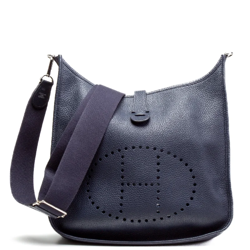 Hermès Kelly Bags with a quilted leather exterior for a luxurious feelHERMES Togo Evelyne III 29 PM - Blue Navy