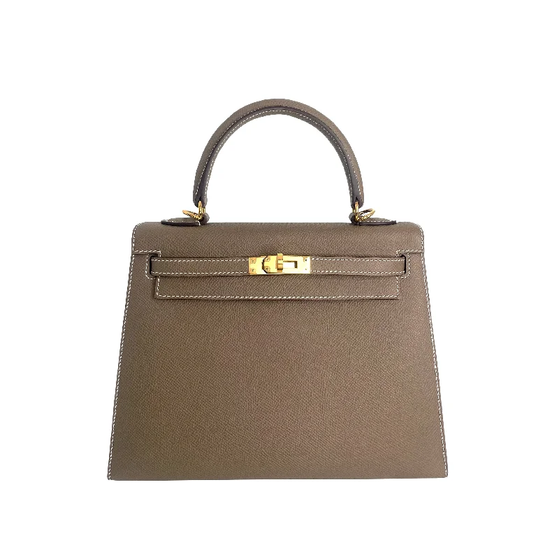 Hermès Kelly Bags with gold - toned hardware for a luxurious touchKelly 25 Sellier Epsom Etoupe 2022