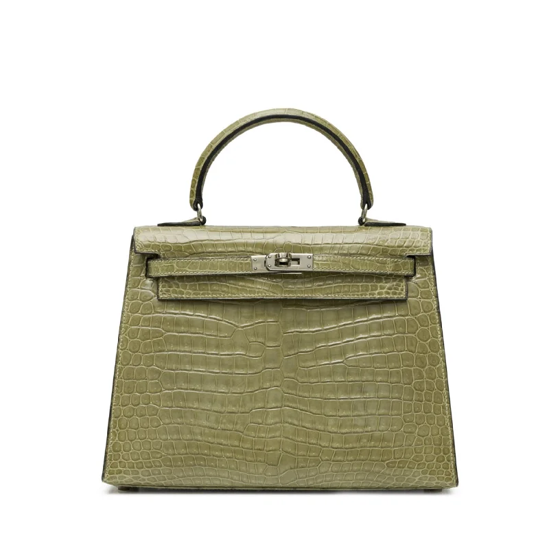 Hermès Kelly Bags with a braided leather handle for a bohemian touchKelly 25 Sellier Vert Jasmine PHW